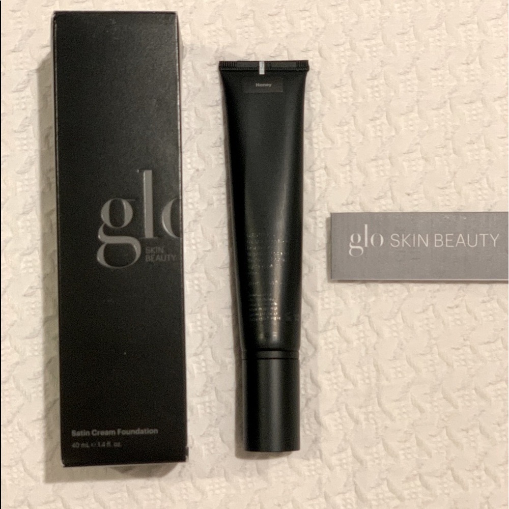 Glo Skin Beauty satin cream foundation in honey color